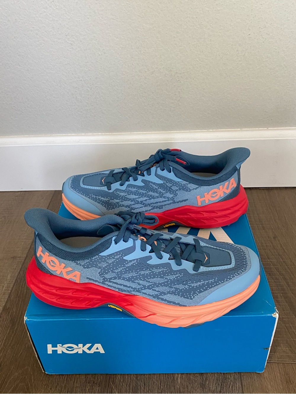 HOKA Speedgoat 5 Women’s 8 Real Teal/Papaya